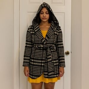 Zara Basic Black and White Patterned Coat